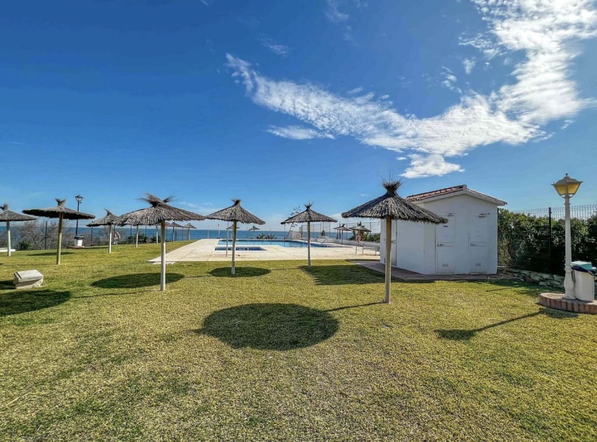 2 chambre Maison de Ville à vendre à La Duquesa / Puerto de la Duquesa avec piscine garage - 380 000 € (Ref: 8757324)