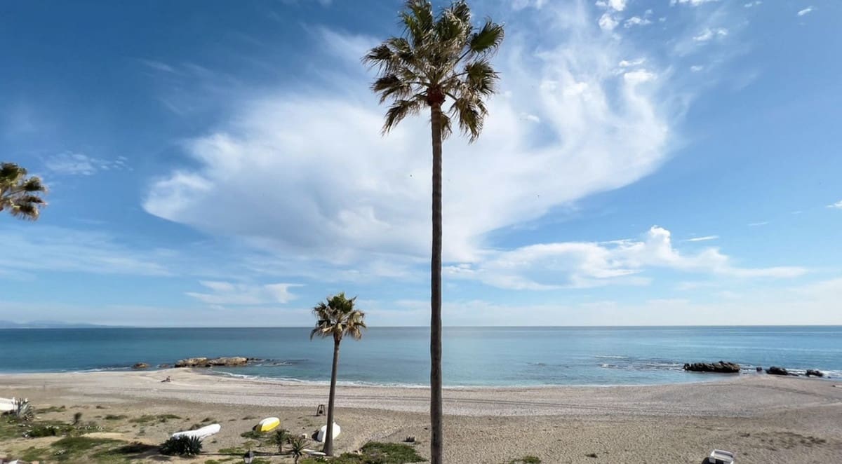 2 bedroom Townhouse for sale in La Duquesa / Puerto de la Duquesa with pool garage - € 380,000 (Ref: 8757324)