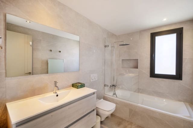 5 bedroom Villa for sale in Marbella with pool garage - € 2,550,000 (Ref: 8760403)