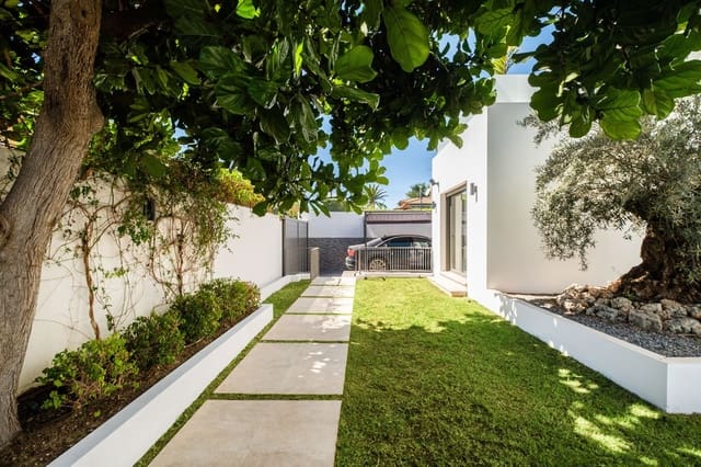 5 bedroom Villa for sale in Marbella with pool garage - € 2,550,000 (Ref: 8760403)