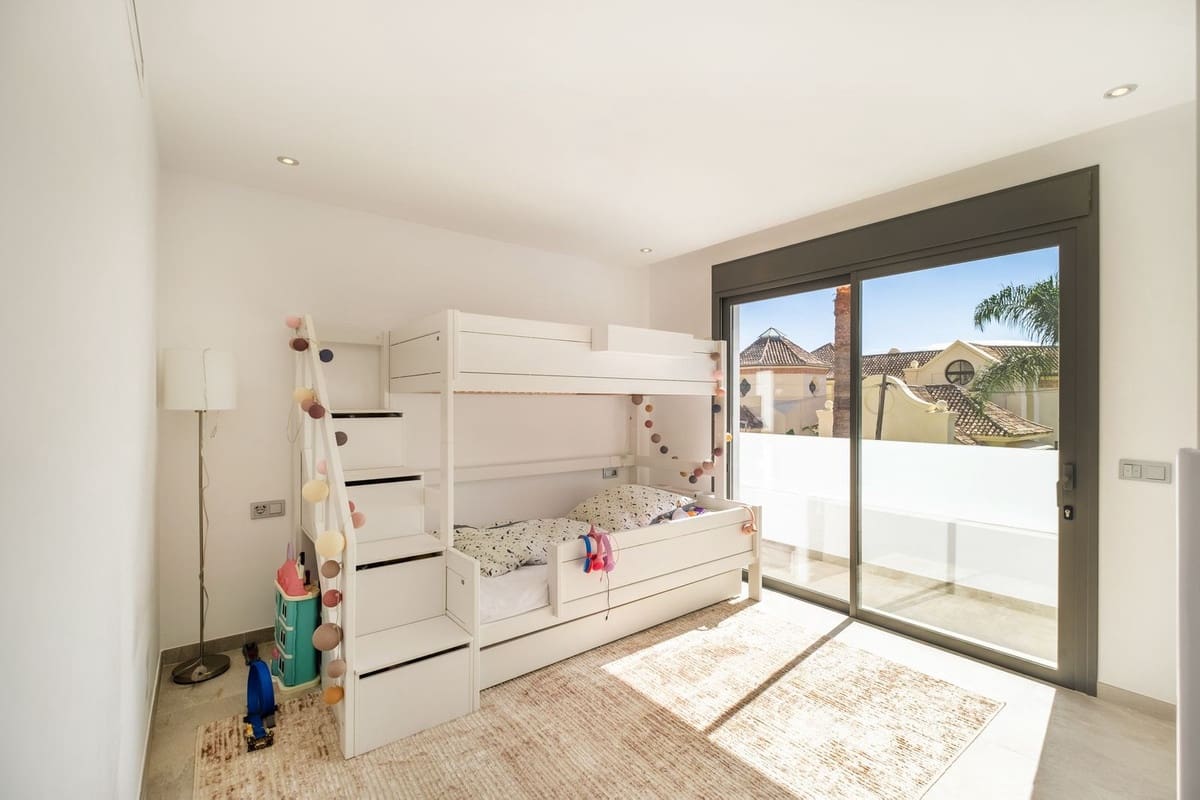 5 soveværelse Villa til salg i Marbella med swimmingpool garage - € 2.550.000 (Ref: 8760403)