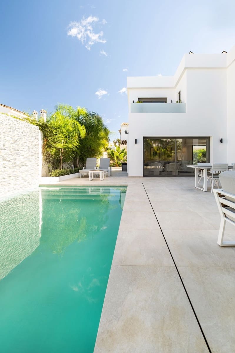 5 soveværelse Villa til salg i Marbella med swimmingpool garage - € 2.550.000 (Ref: 8760403)