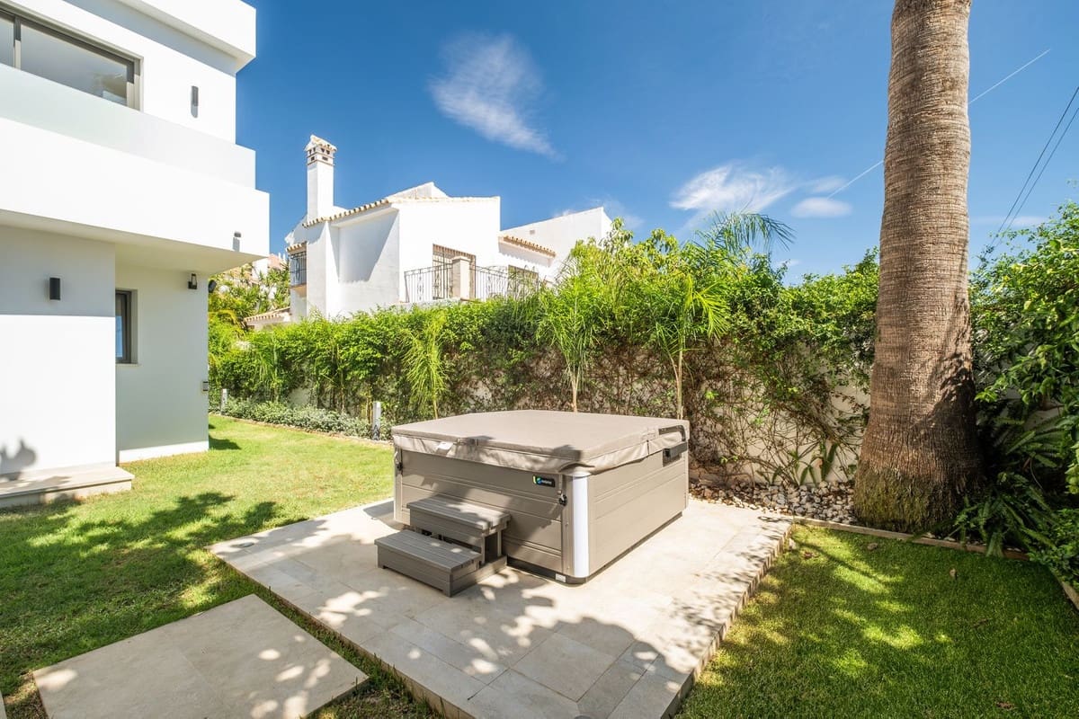 5 soveværelse Villa til salg i Marbella med swimmingpool garage - € 2.550.000 (Ref: 8760403)