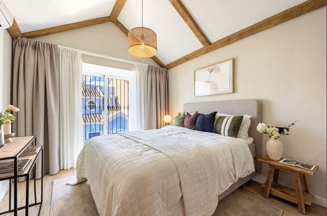 4 bedroom Townhouse for sale in Puerto Banus, Marbella with pool garage - € 895,000 (Ref: 8765704)