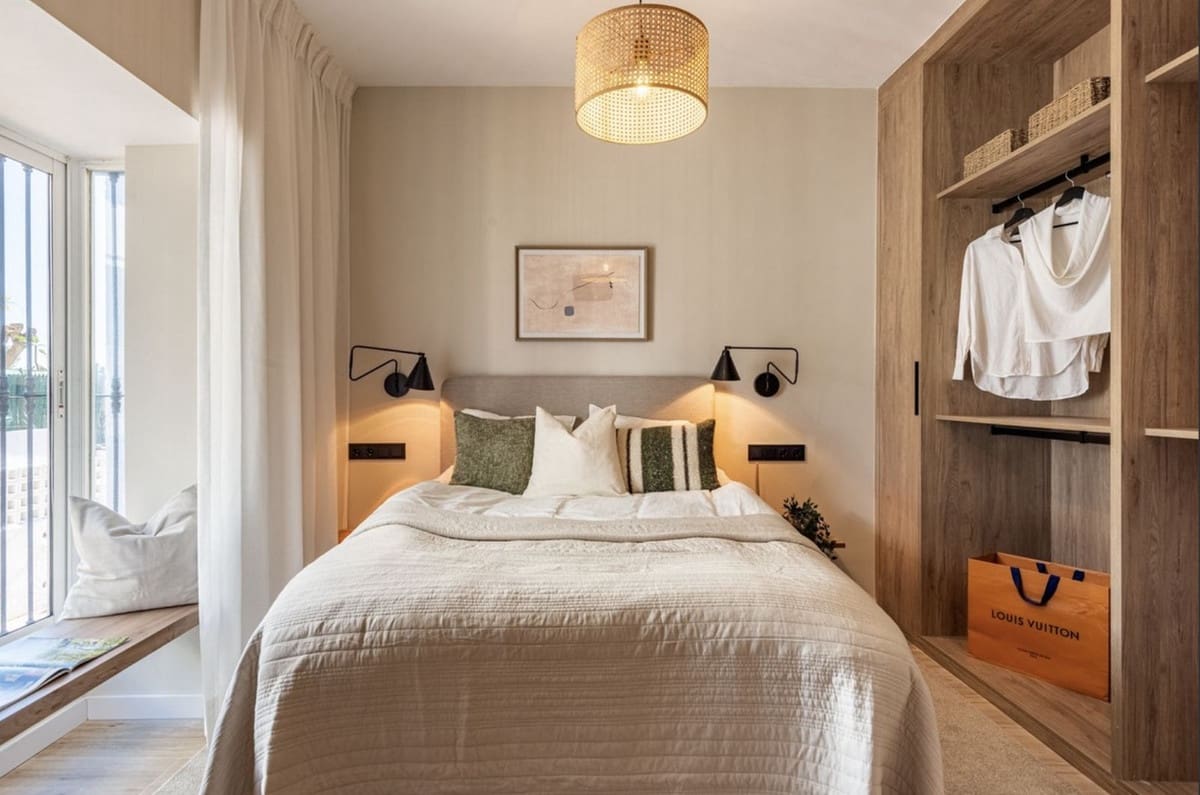 4 sypialnia Dom na sprzedaż w Puerto Banus z basenem garażem - 895 000 € (Ref: 8765704)