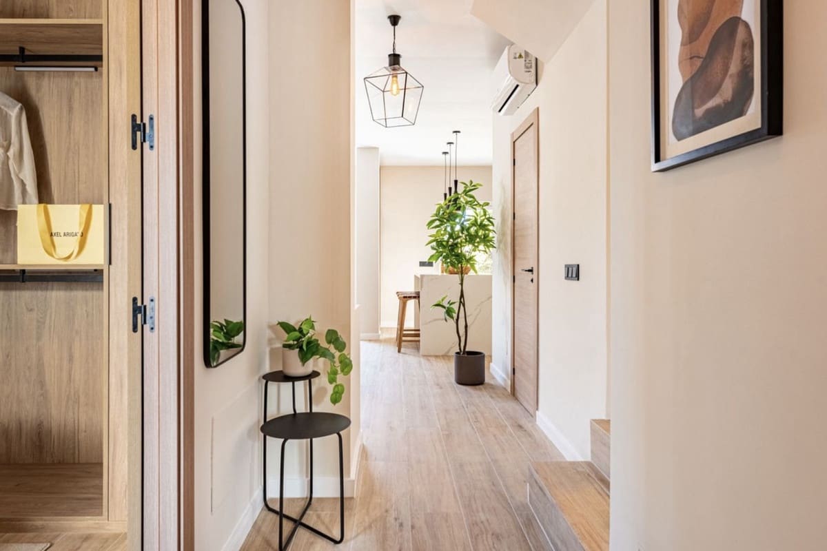 4 sypialnia Dom na sprzedaż w Puerto Banus z basenem garażem - 895 000 € (Ref: 8765704)