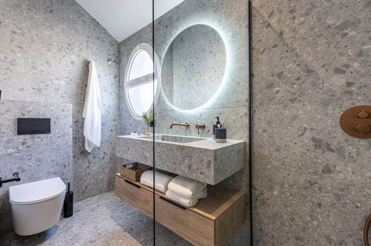 4 sypialnia Dom na sprzedaż w Puerto Banus z basenem garażem - 895 000 € (Ref: 8765704)