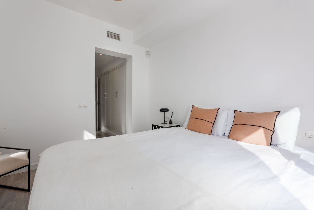 2 soveværelse Lejlighed til salg i La Quinta med swimmingpool garage - € 595.000 (Ref: 8769250)