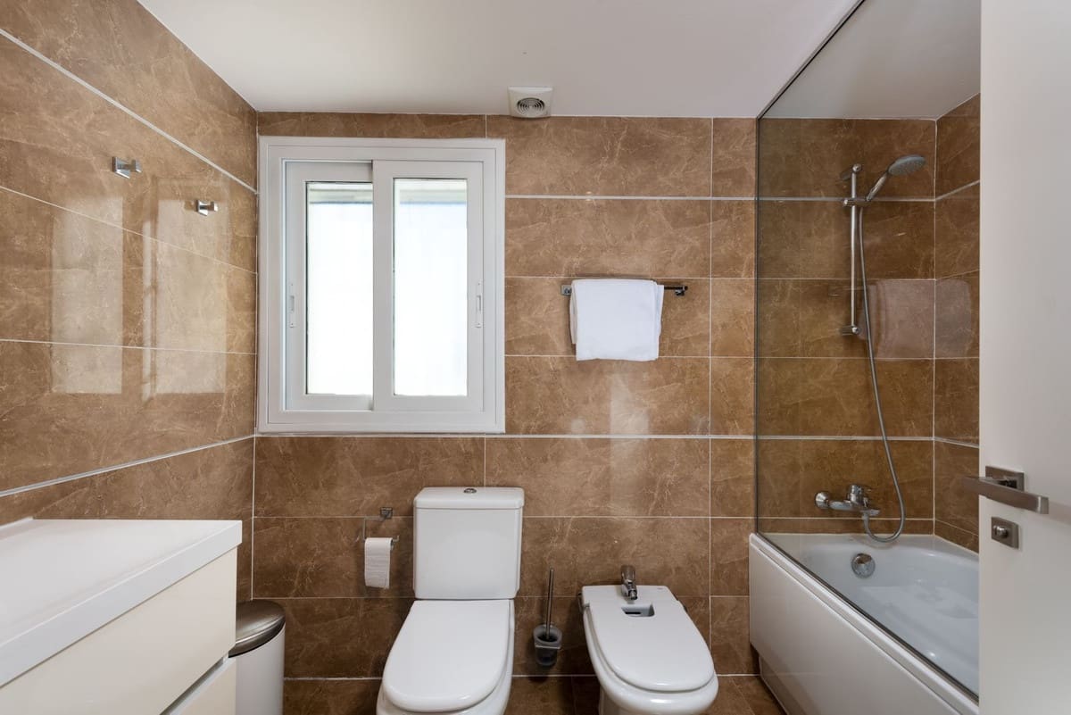 2 soveværelse Lejlighed til salg i La Quinta med swimmingpool garage - € 595.000 (Ref: 8769250)