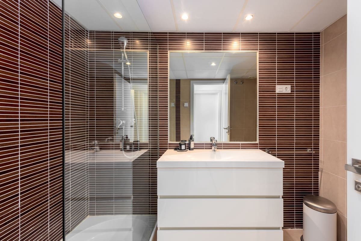 2 soveværelse Lejlighed til salg i La Quinta med swimmingpool garage - € 595.000 (Ref: 8769250)