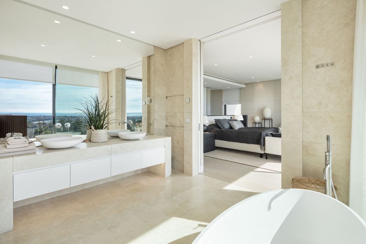 6 sypialnia Willa na sprzedaż w La Quinta z basenem garażem - 7 850 000 € (Ref: 8769251)