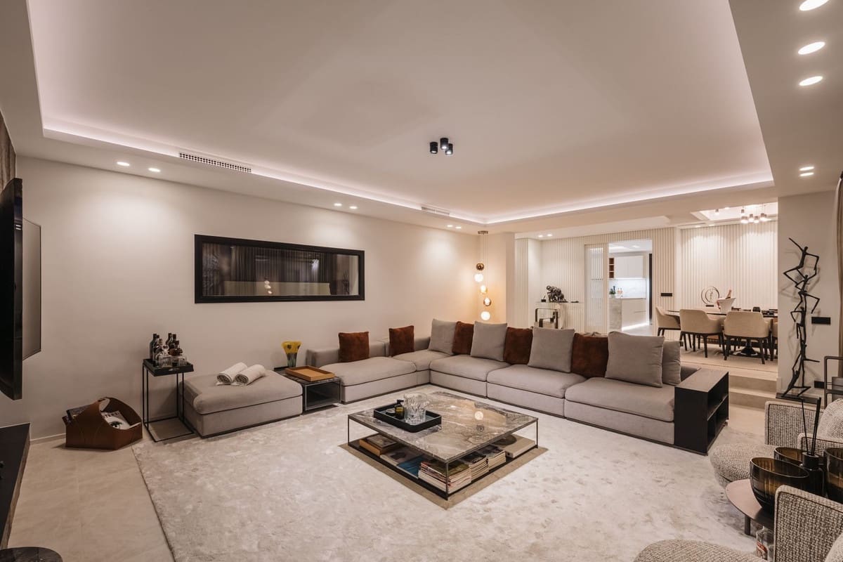 4 soveværelse Villa til salg i El Rosario med swimmingpool garage - € 3.500.000 (Ref: 8777494)