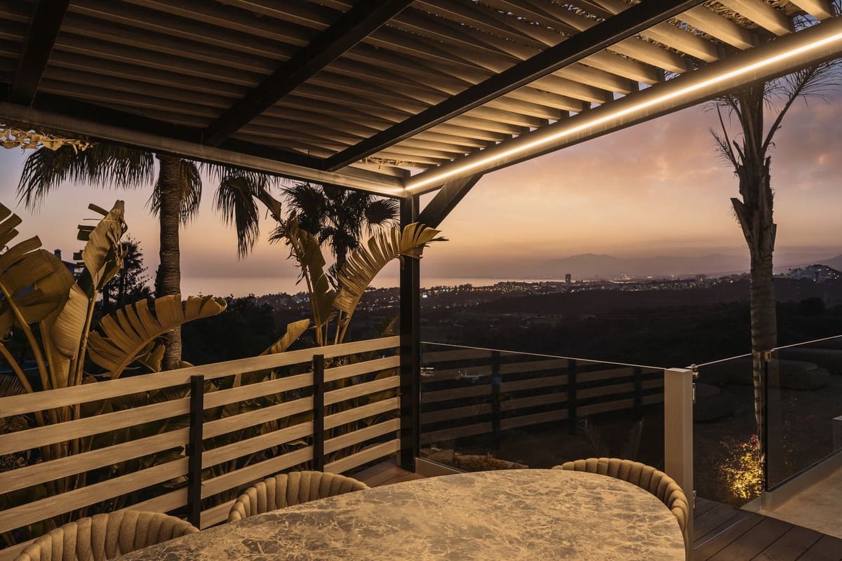 4 soveværelse Villa til salg i El Rosario med swimmingpool garage - € 3.500.000 (Ref: 8777494)