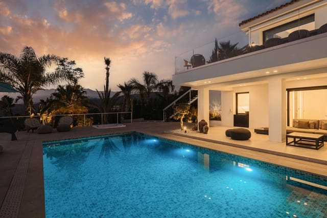 4 chambre Villa/Maison à vendre à El Rosario, Marbella avec piscine garage - 3 500 000 € (Ref: 8777494)