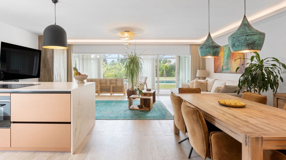 3 bedroom Villa for sale in Elviria with pool garage - € 1,750,000 (Ref: 8780565)