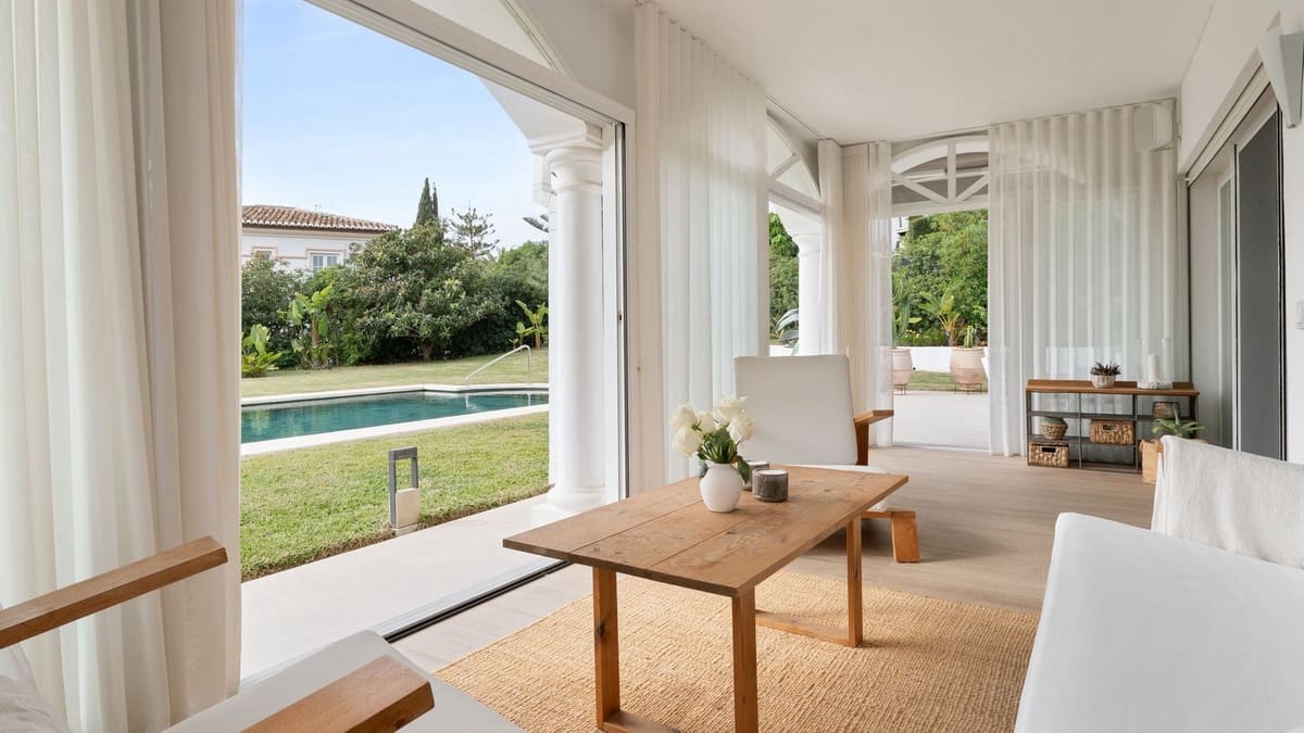 3 bedroom Villa for sale in Elviria with pool garage - € 1,750,000 (Ref: 8780565)