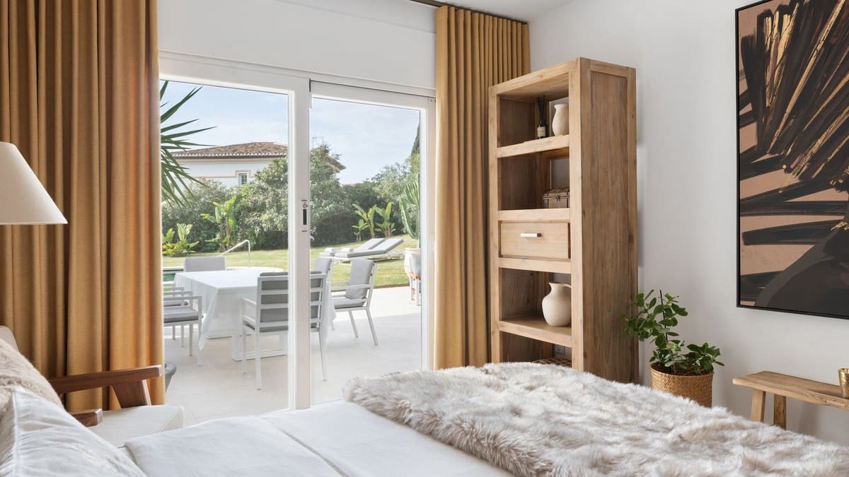 3 bedroom Villa for sale in Elviria with pool garage - € 1,750,000 (Ref: 8780565)