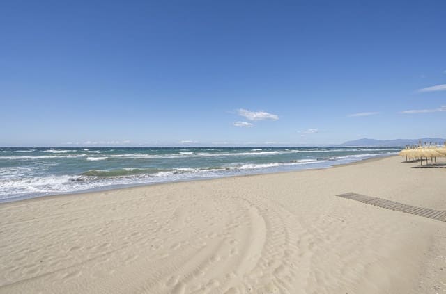 2 soveværelse Villa til salg i Marbella med swimmingpool - € 1.985.000 (Ref: 8780765)