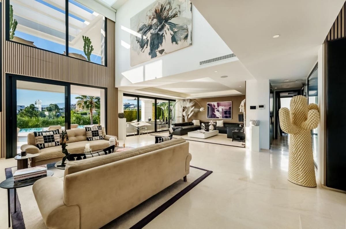 7 bedroom Villa for sale in Nueva Andalucia with pool garage - € 4,750,000 (Ref: 8782338)