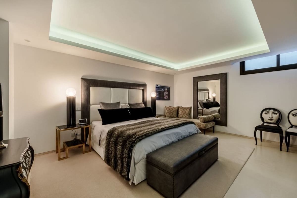 Chalet de 7 habitaciones en Nueva Andalucia en venta con piscina garaje - 4.750.000 € (Ref: 8782338)