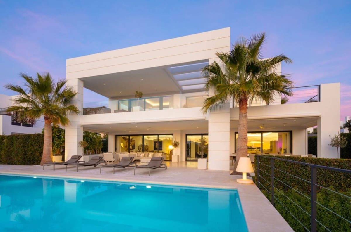 Chalet de 7 habitaciones en Nueva Andalucia en venta con piscina garaje - 4.750.000 € (Ref: 8782338)