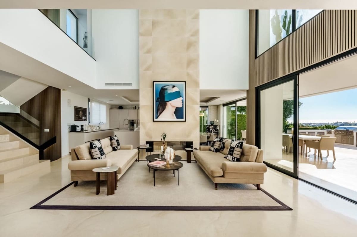 7 bedroom Villa for sale in Nueva Andalucia with pool garage - € 4,750,000 (Ref: 8782338)