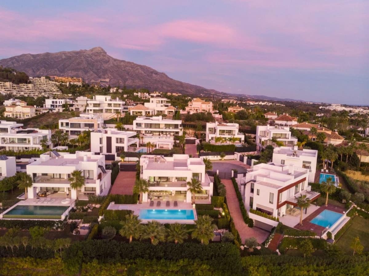 7 bedroom Villa for sale in Nueva Andalucia with pool garage - € 4,750,000 (Ref: 8782338)