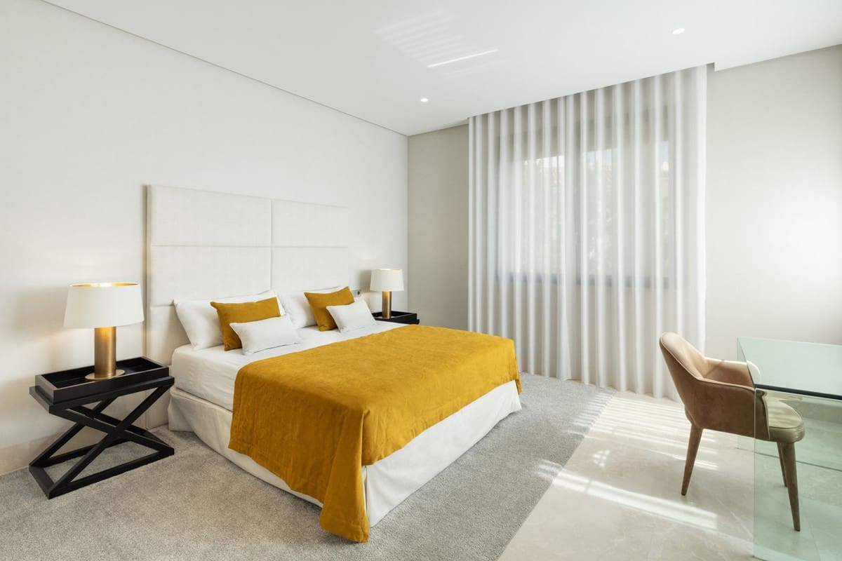 7 chambre Villa/Maison à vendre à El Paraiso avec piscine garage - 6 950 000 € (Ref: 8785519)