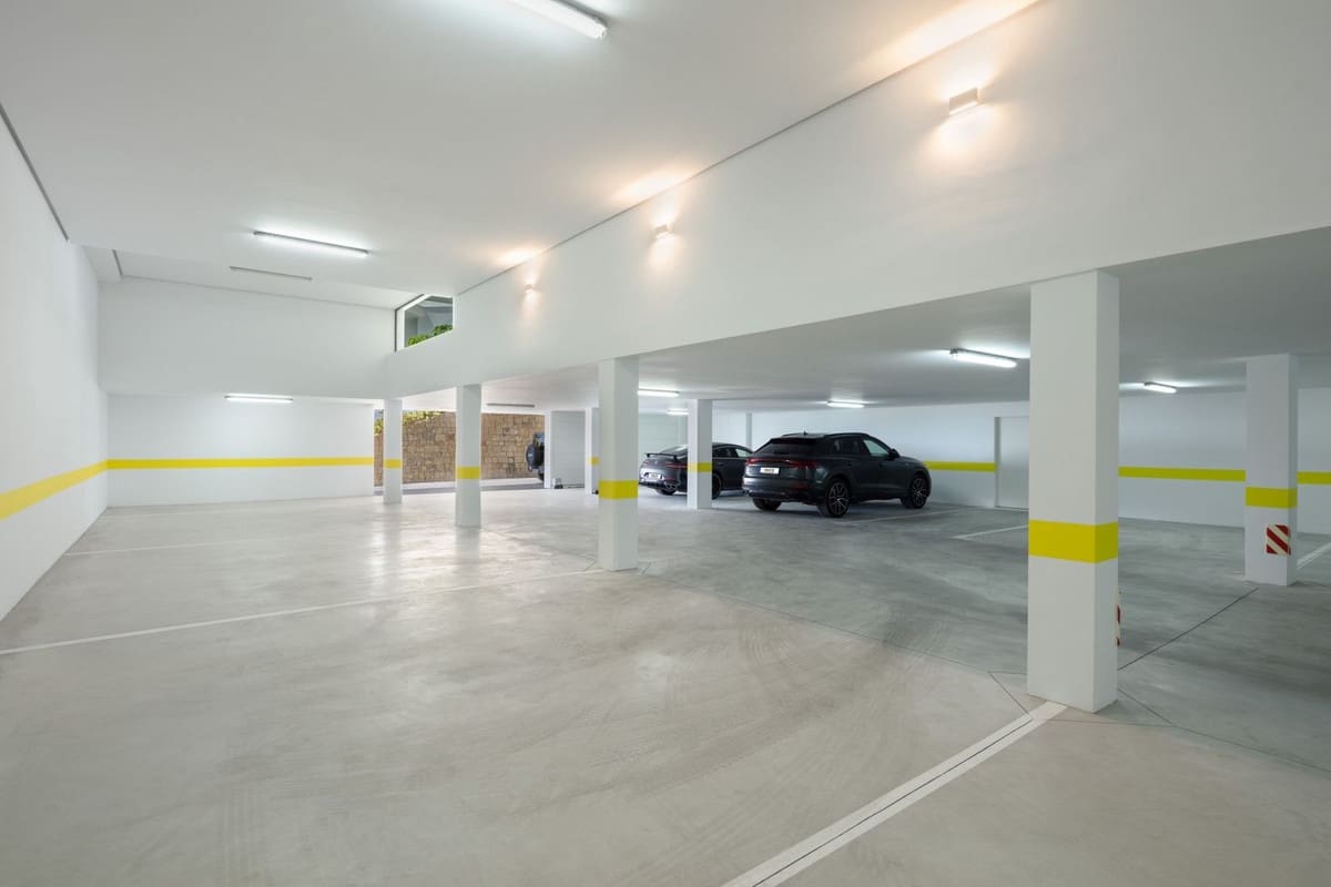 7 soveværelse Villa til salg i El Paraiso med swimmingpool garage - € 6.950.000 (Ref: 8785519)