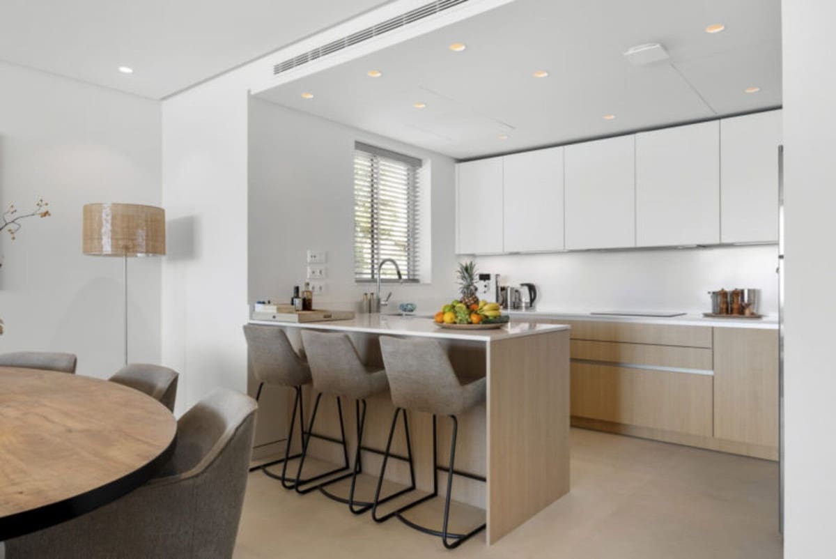 3 bedroom Apartment for sale in Marbella with pool garage - € 1,375,000 (Ref: 8790215)