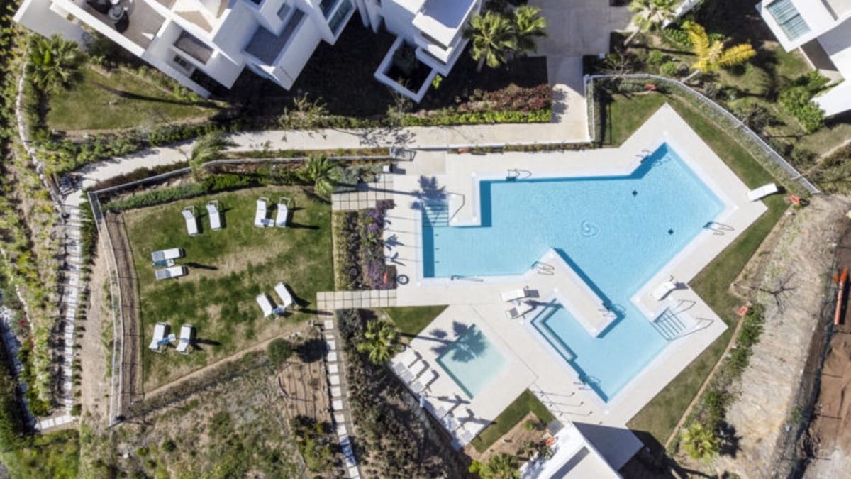 3 bedroom Apartment for sale in Marbella with pool garage - € 1,375,000 (Ref: 8790215)