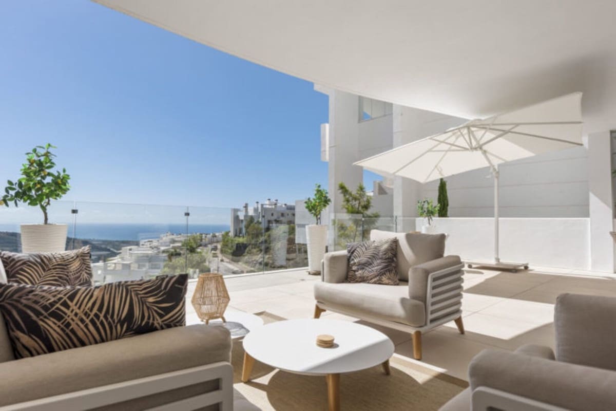 3 sypialnia Apartament na sprzedaż w Marbella z basenem garażem - 1 375 000 € (Ref: 8790215)