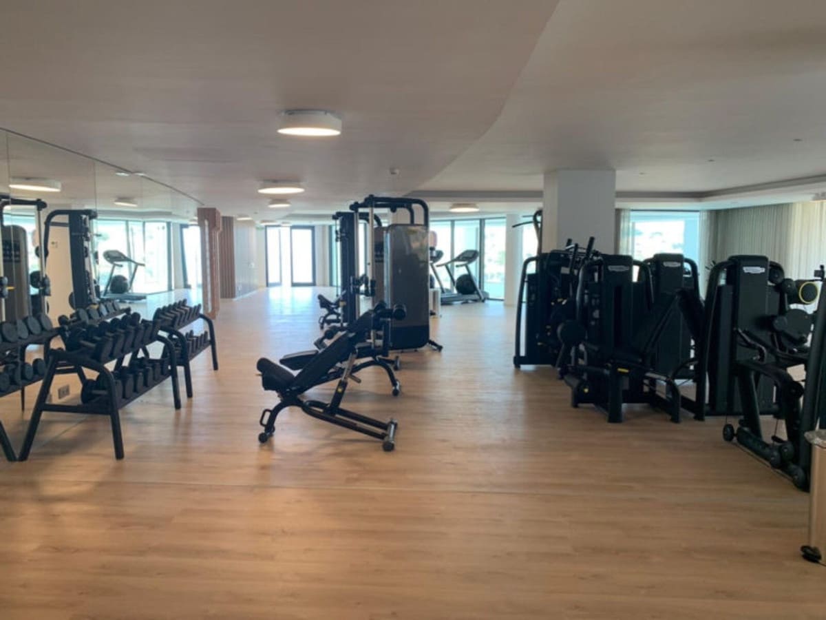 3 sypialnia Apartament na sprzedaż w Marbella z basenem garażem - 1 375 000 € (Ref: 8790215)