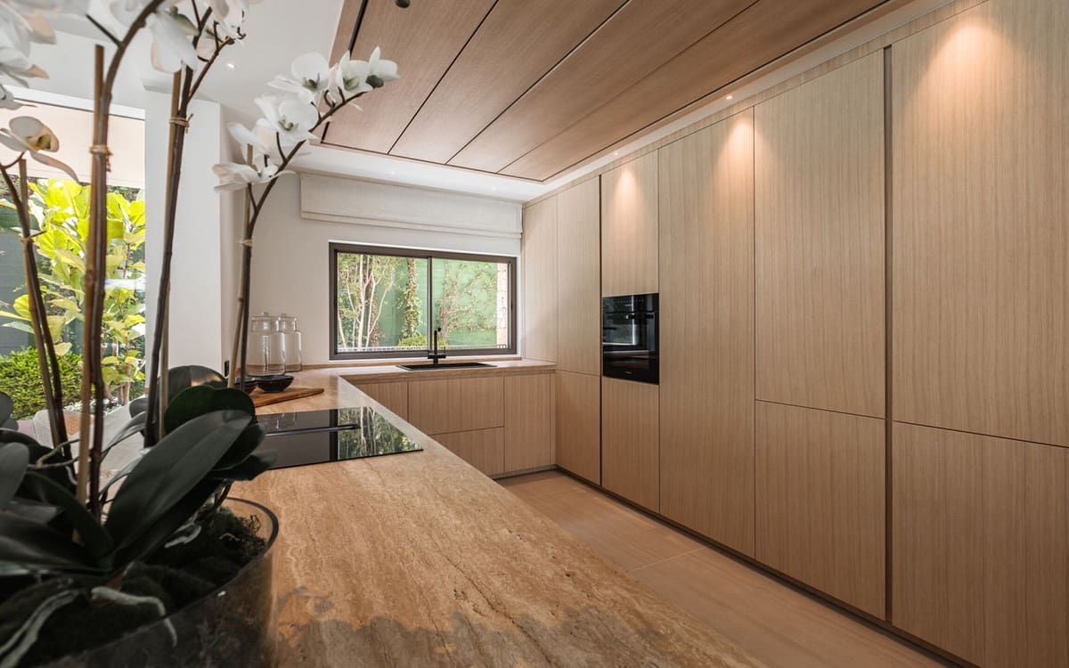 5 bedroom Villa for sale in Nueva Andalucia with pool garage - € 5,750,000 (Ref: 8796388)