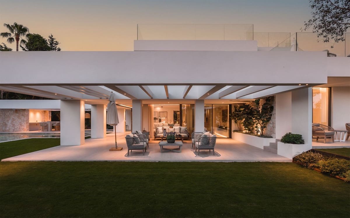 5 bedroom Villa for sale in Nueva Andalucia with pool garage - € 5,750,000 (Ref: 8796388)