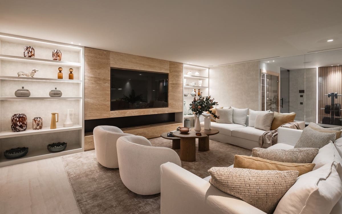 5 bedroom Villa for sale in Nueva Andalucia with pool garage - € 5,750,000 (Ref: 8796388)