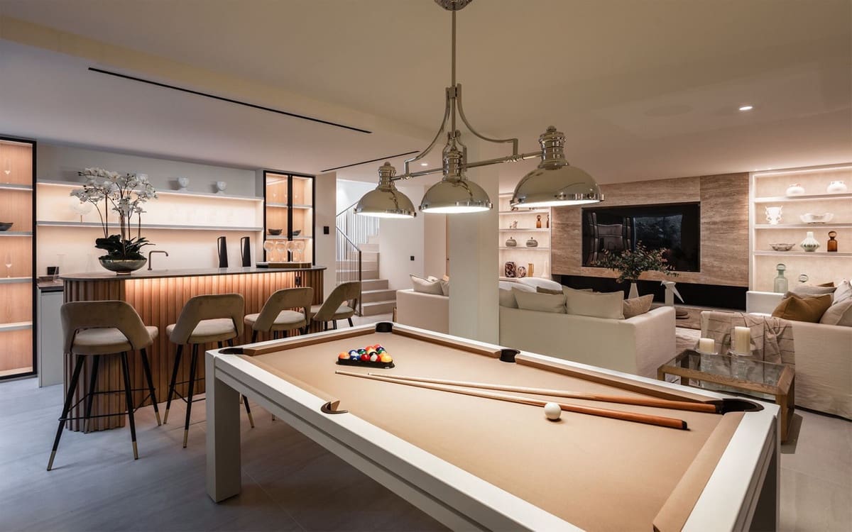 5 bedroom Villa for sale in Nueva Andalucia with pool garage - € 5,750,000 (Ref: 8796388)