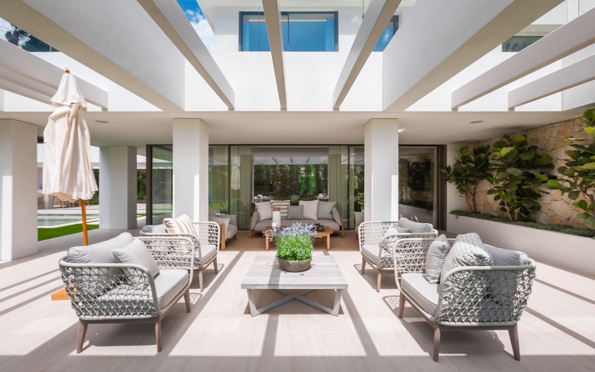 5 bedroom Villa for sale in Nueva Andalucia with pool garage - € 5,750,000 (Ref: 8796388)