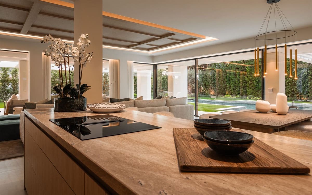 5 bedroom Villa for sale in Nueva Andalucia with pool garage - € 5,750,000 (Ref: 8796388)