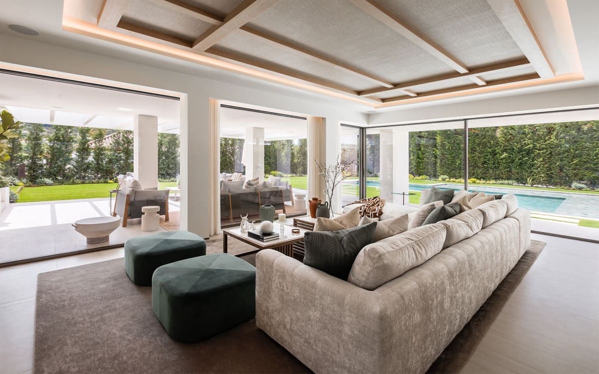 5 bedroom Villa for sale in Nueva Andalucia with pool garage - € 5,750,000 (Ref: 8796388)