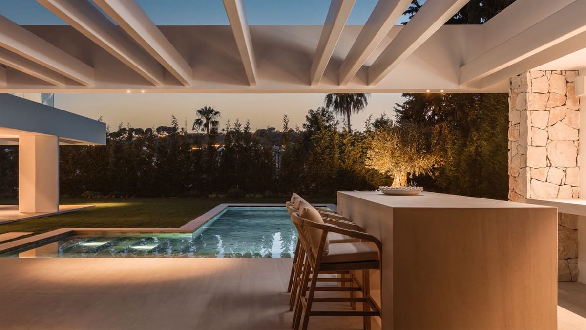 5 bedroom Villa for sale in Nueva Andalucia with pool garage - € 5,750,000 (Ref: 8796388)