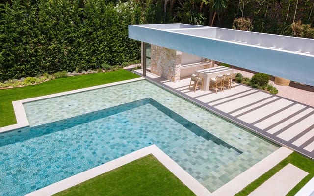 Chalet de 5 habitaciones en Nueva Andalucia, Marbella en venta con piscina garaje - 5.750.000 € (Ref: 8796388)