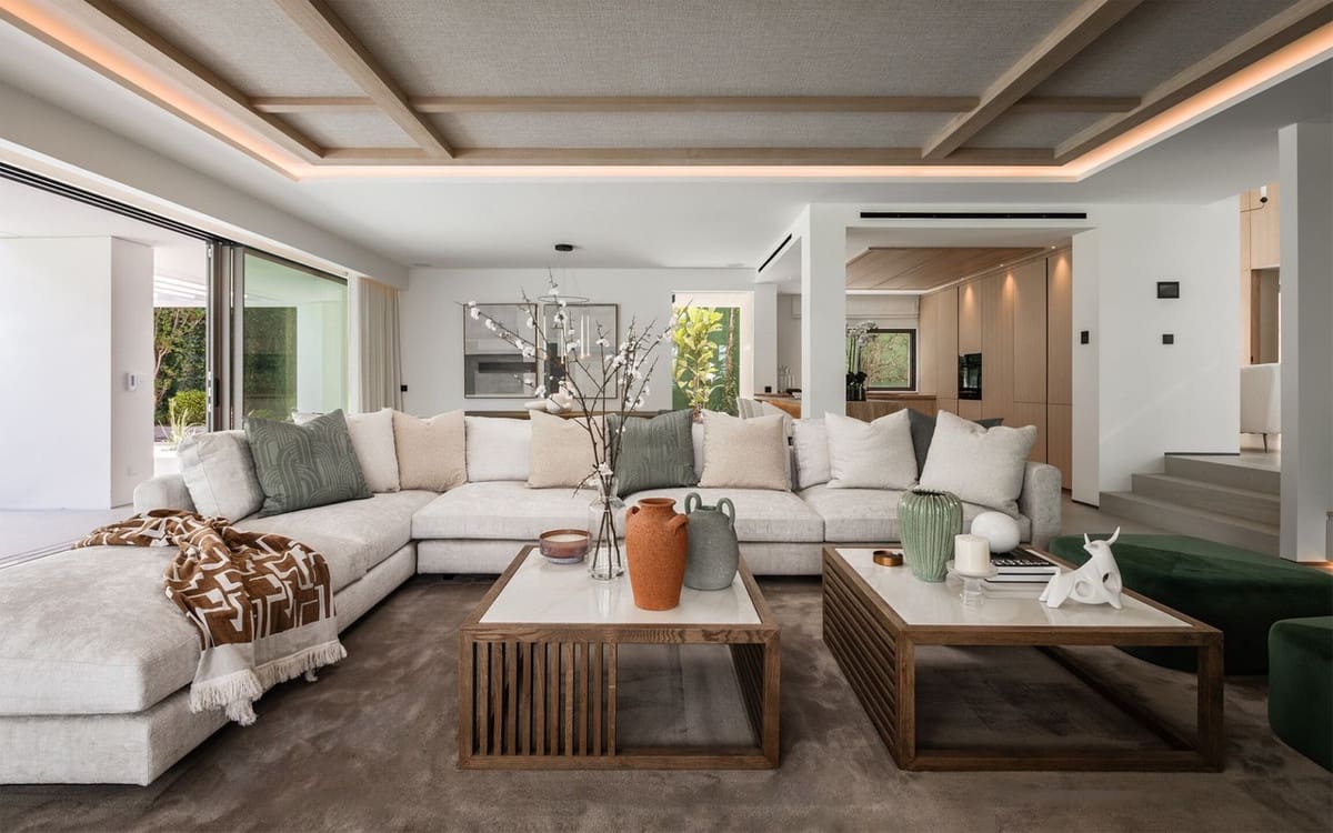 Chalet de 5 habitaciones en Nueva Andalucia en venta con piscina garaje - 5.750.000 € (Ref: 8796388)