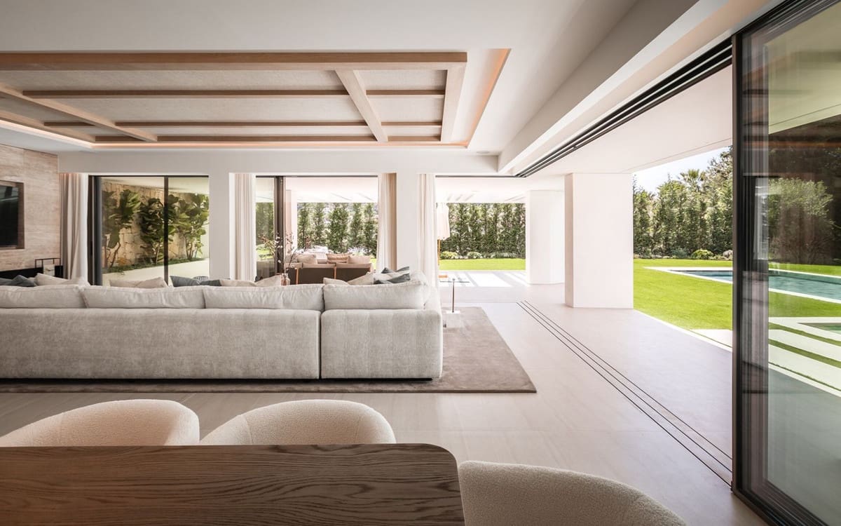 Chalet de 5 habitaciones en Nueva Andalucia en venta con piscina garaje - 5.750.000 € (Ref: 8796388)