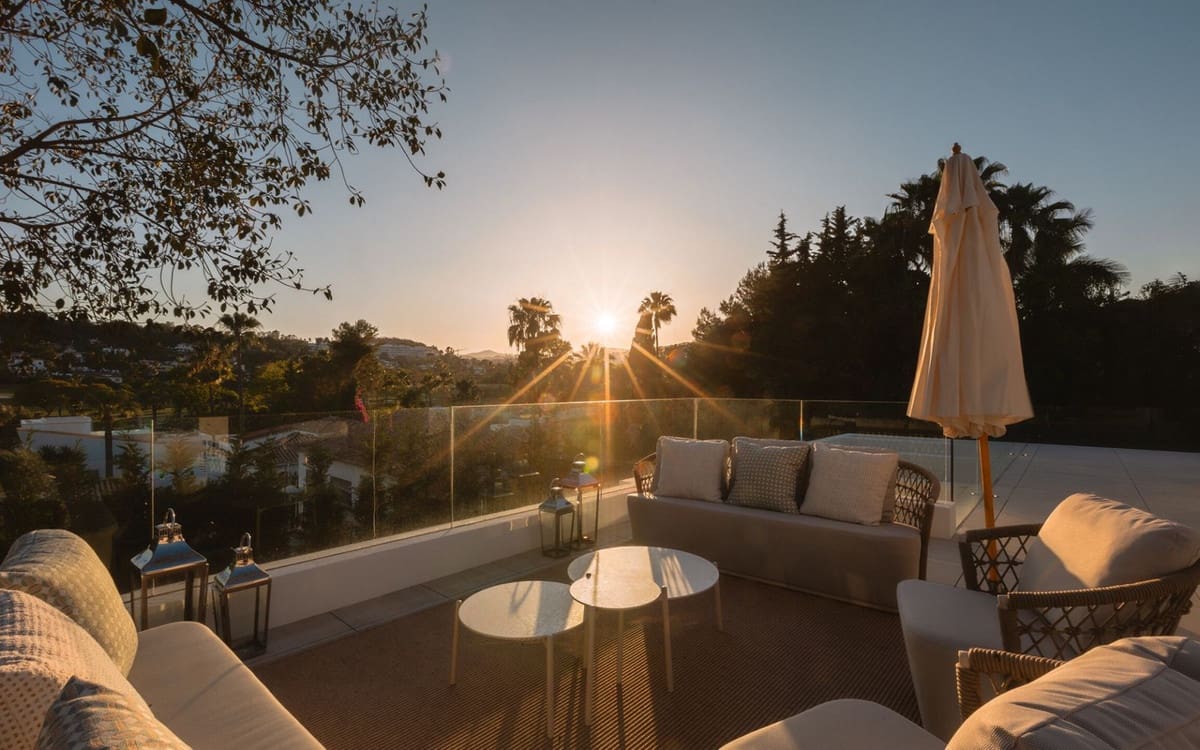 Chalet de 5 habitaciones en Nueva Andalucia en venta con piscina garaje - 5.750.000 € (Ref: 8796388)