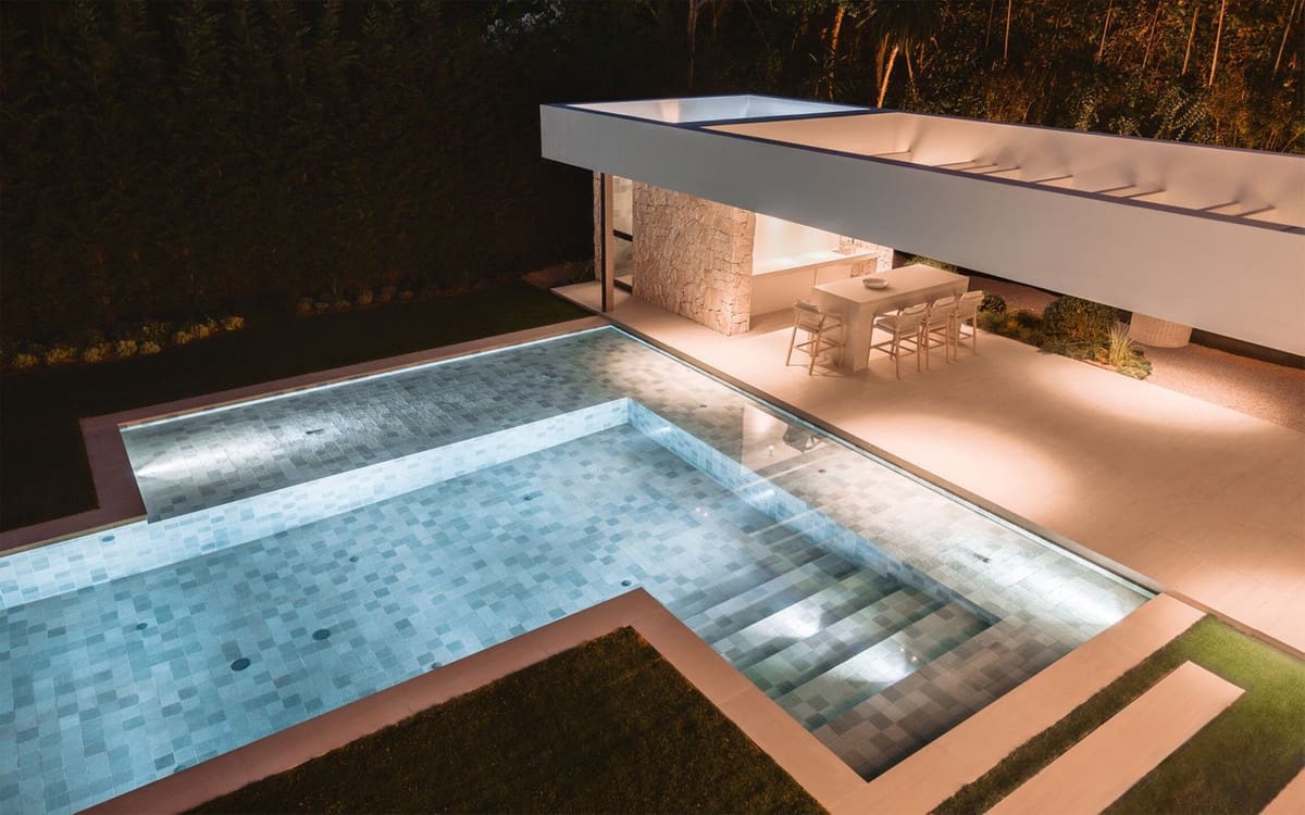 Chalet de 5 habitaciones en Nueva Andalucia en venta con piscina garaje - 5.750.000 € (Ref: 8796388)