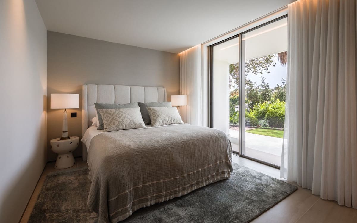 Chalet de 5 habitaciones en Nueva Andalucia en venta con piscina garaje - 5.750.000 € (Ref: 8796388)