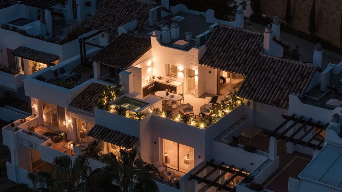 4 makuuhuone Huoneisto myytävänä paikassa La Quinta mukana uima-altaan 
autotalli - 1 895 000 € (Ref: 8796389)