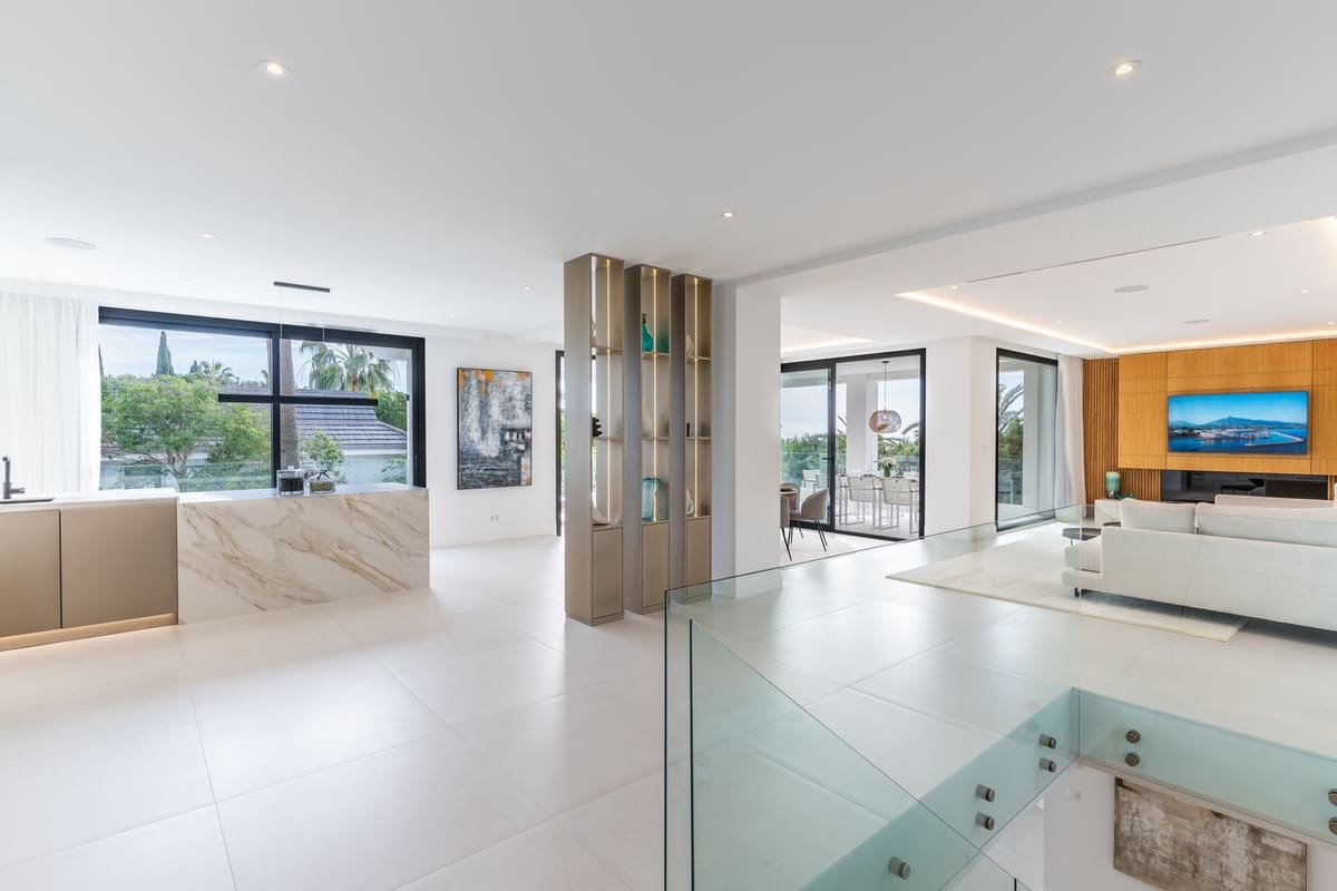 4 sypialnia Willa na sprzedaż w Marbesa z basenem garażem - 3 669 000 € (Ref: 8796390)