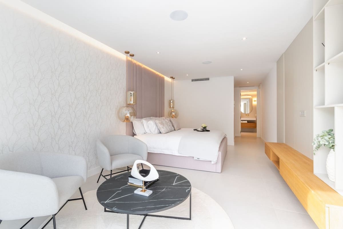 4 slaapkamer Villa te koop in Marbesa met zwembad garage - € 3.669.000 (Ref: 8796390)